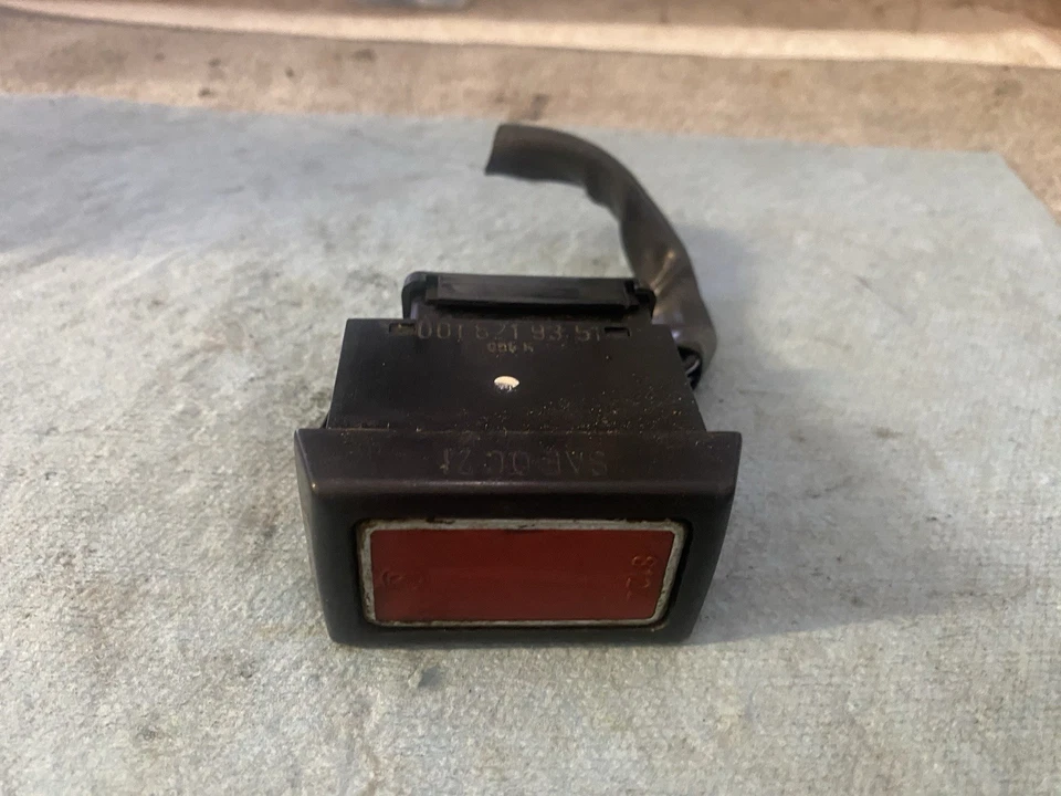 Переключатель реле опасности Mercedes W123 R107 380SL 450SLC 300D 280E 350SL 300CD 240D - Изображение 4 из 4