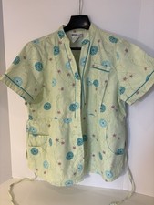 UA Scrub Top Size Medium Snap Front Tie Back For Slimmer Appearance