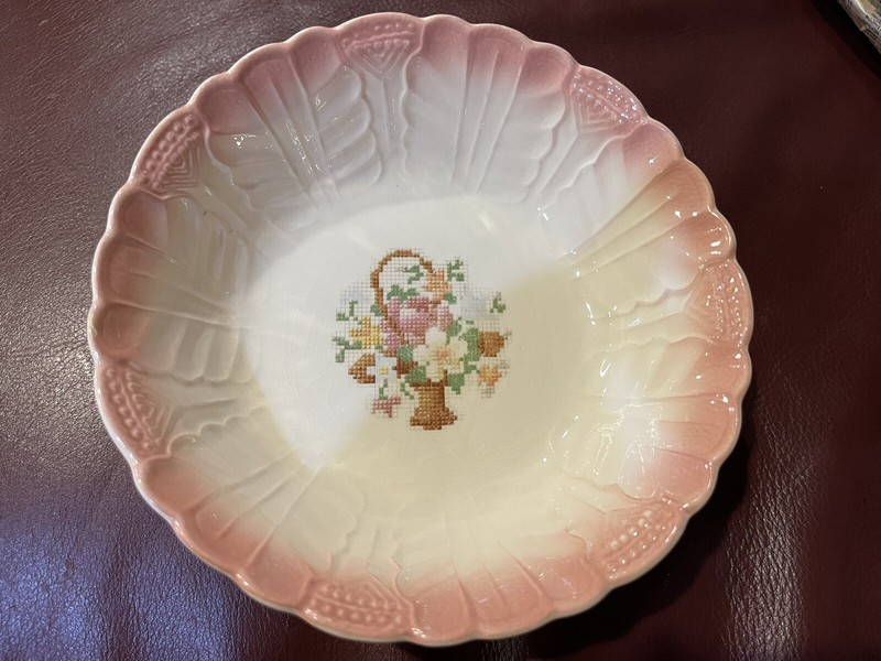 Vintage Salem Ovenproof Pink Bowl with basket of flowers emblem 6”