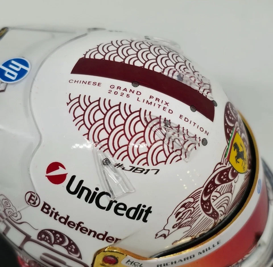 Charles Leclerc Ferrari 2025 China GP Helmet 1/5 Scale Looksmart - Imagen 3 de 4