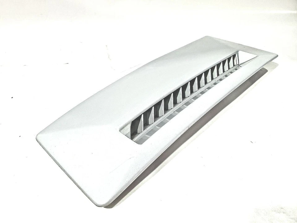 Conquest Chrysler 1987 OEM plateado trasero derecho ventilación superior cuarto de moldura Foto 2 de 4