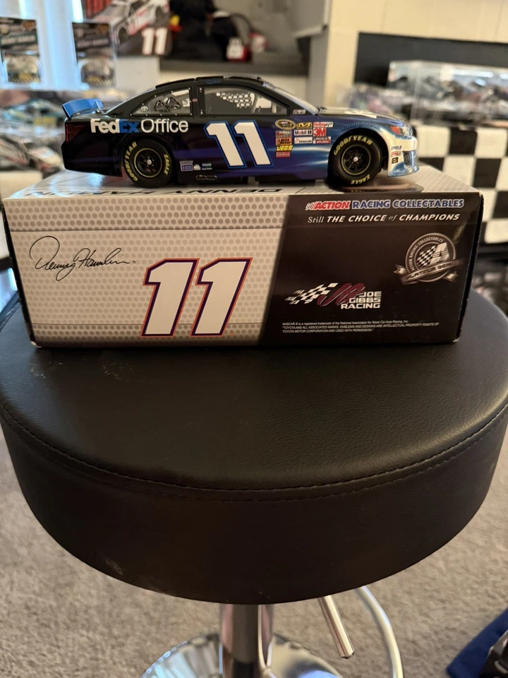 2013 Denny Hamlin #11 FedEx Office 1/24 Lionel Nascar Diecast  - Image 3 of 4