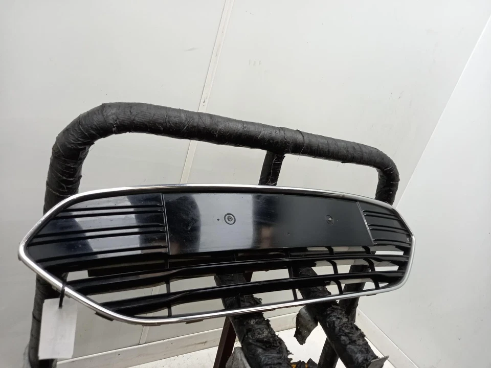 FORD B MAX GRILLE Mk1 Front Bumper Middle Grille 2012-2018 2102153  - Image 3 of 4