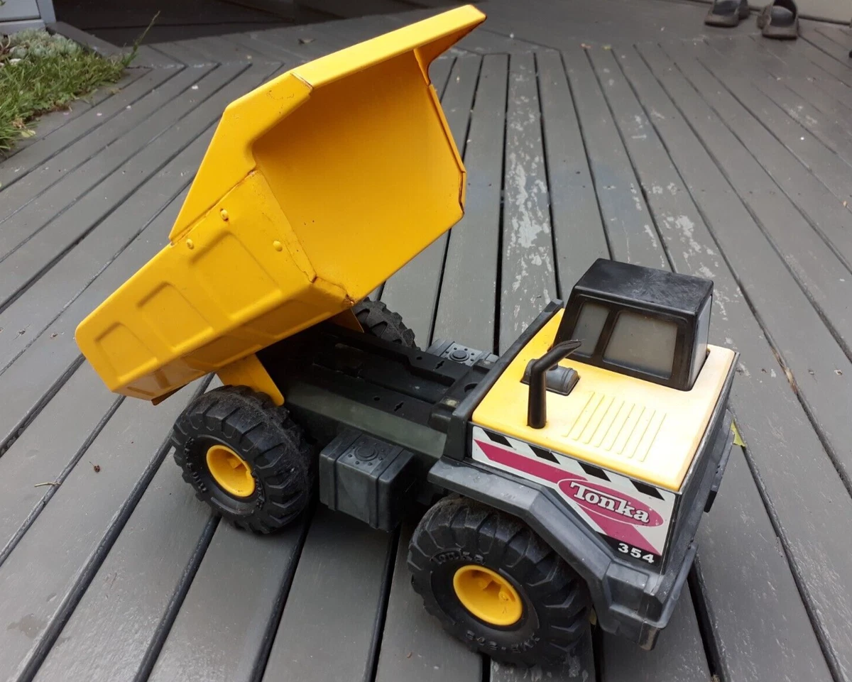 Tonka mighty dump store truck 354