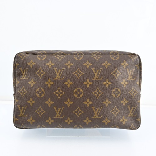 LOUIS VUITTON Trousse Toilette 28 Monogram Cosmetics Pouch "STICKY" P4202OS705