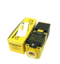NEW TURCK BI15-CP40-AD4X PROXIMITY SWITCH BI15CP40AD4X