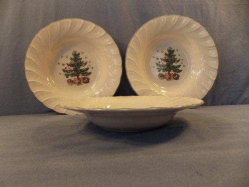 Nikko "Happy Holidays" 3 Soup Bowls 9 1/4" - Picture 3 of 5