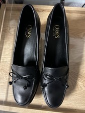 CHAPS Womens Regan Heels Sz 10 B Round Toe Black Pumps.