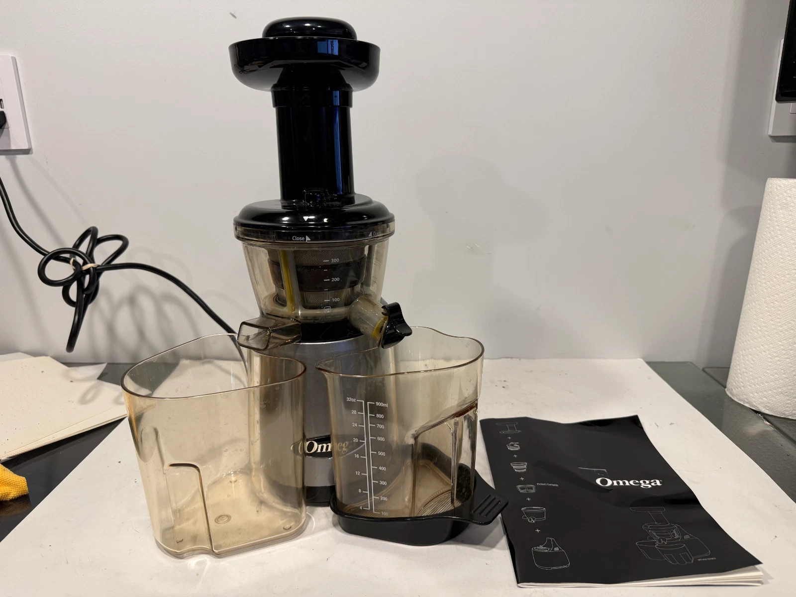 Omega VRT400 Low Speed Masticating Juicer Complete w/ Manual Tested Works