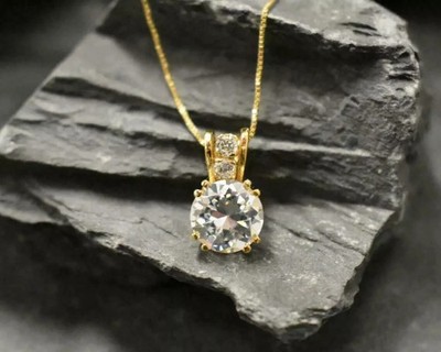 2Ct Round Cut VVS1/D Diamond Solitaire Pendant 14K Yellow Gold Finish Free Chain