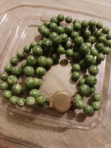 1930s MARBLED JADE GREEN BAKELITE ROUND BEAD NECKLACE VINTAGE Yellow Gold 22" - Picture 5 of 8