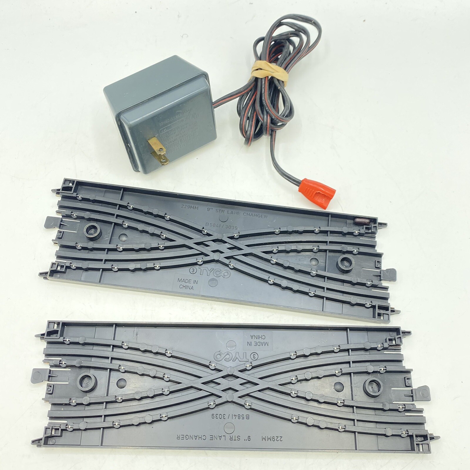 2 Vintage Tyco Slot Car Tracks 229mm 9" STR Lane Changer B5841/3039 w