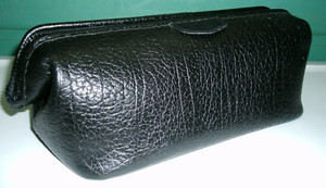 Vintage Travel Bag Toiletry-Leather-By Buxton DOPP Black-Quality-Texture-Unique