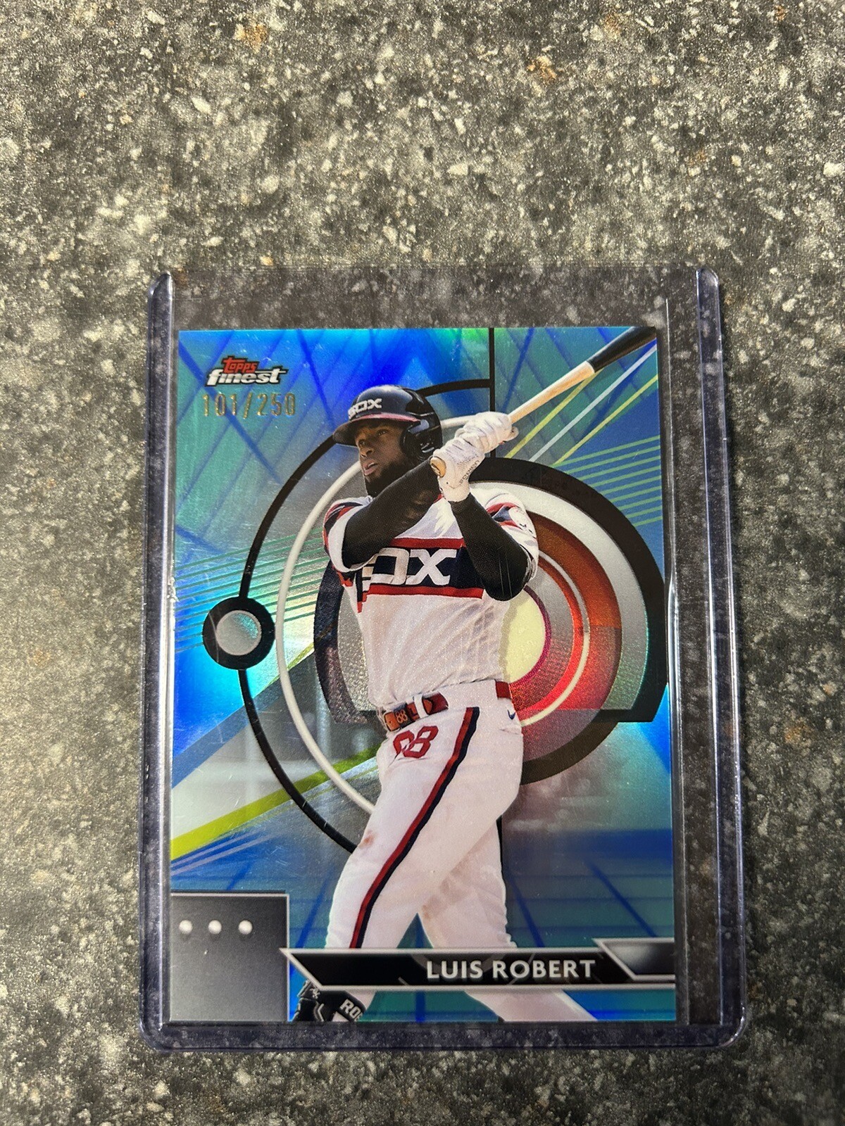 2023 Topps Finest Luis Robert Blue/Aqua Vapor Refractor /250 #36 SP
