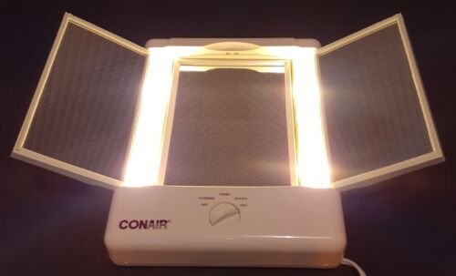 Vintage Conair Dual-Sided Lighted Makeup Mirror Model TM7L - Picture 1 of 7