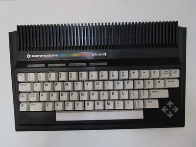 COMMODORE PLUS/4 COMPUTER +4 310163 HEATSINKS PAL TESTED AND WORKING LV5  