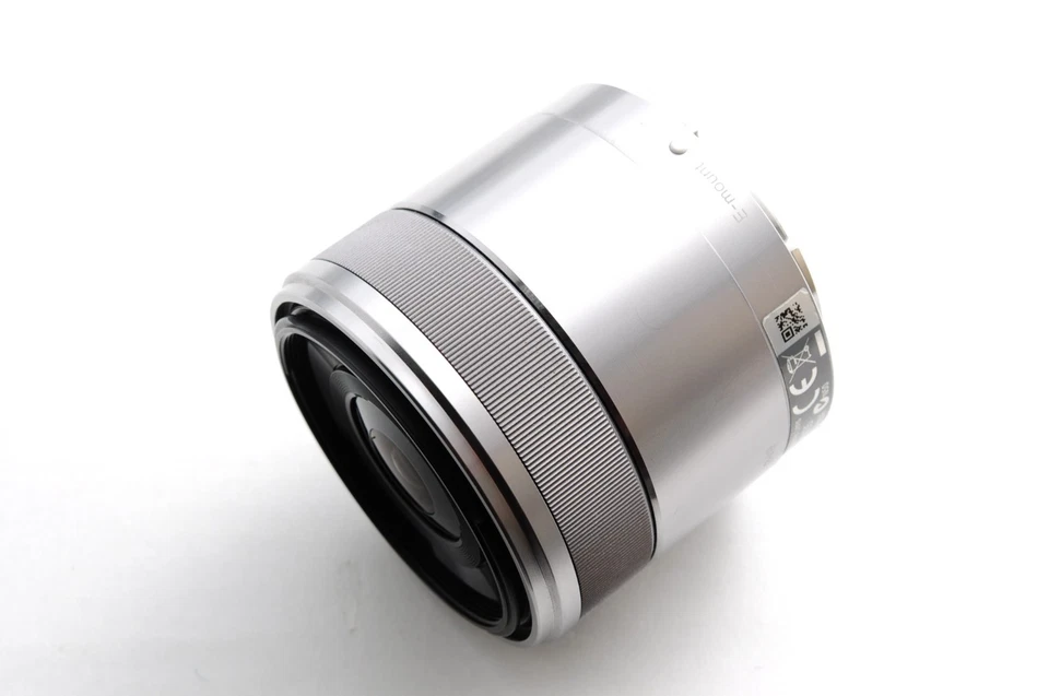 Sony E 30mm F/3.5 Macro Lens for E Mount SEL30M35 Original Box -Near Mint- - Image 4 of 4