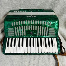 YAMAHA Accordion ALTO 32 Green Keyboard 32