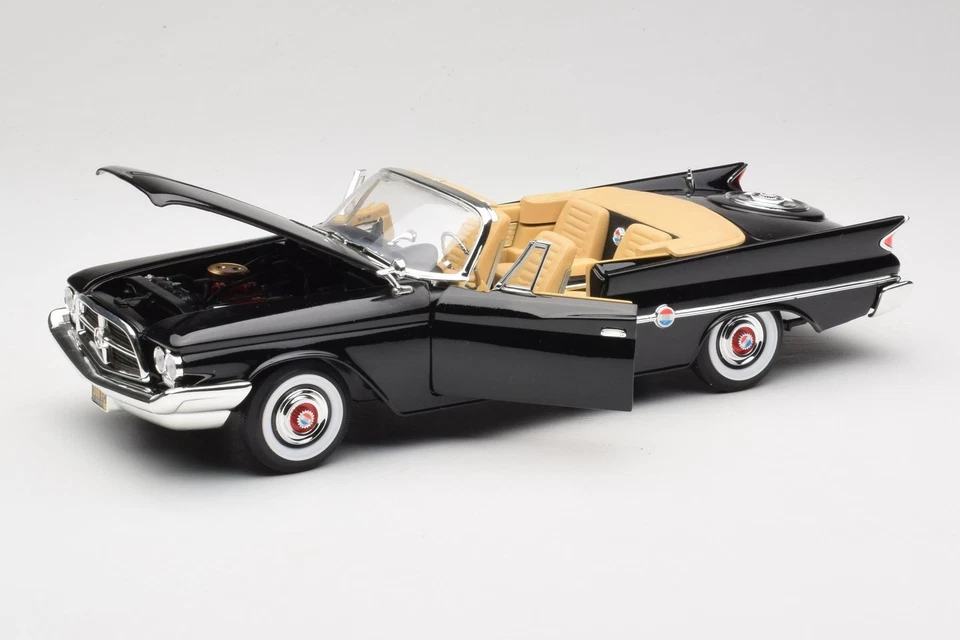 92748 Chrysler 300F Cabriolet Black Road Signature 1:18 - Image 2 of 4