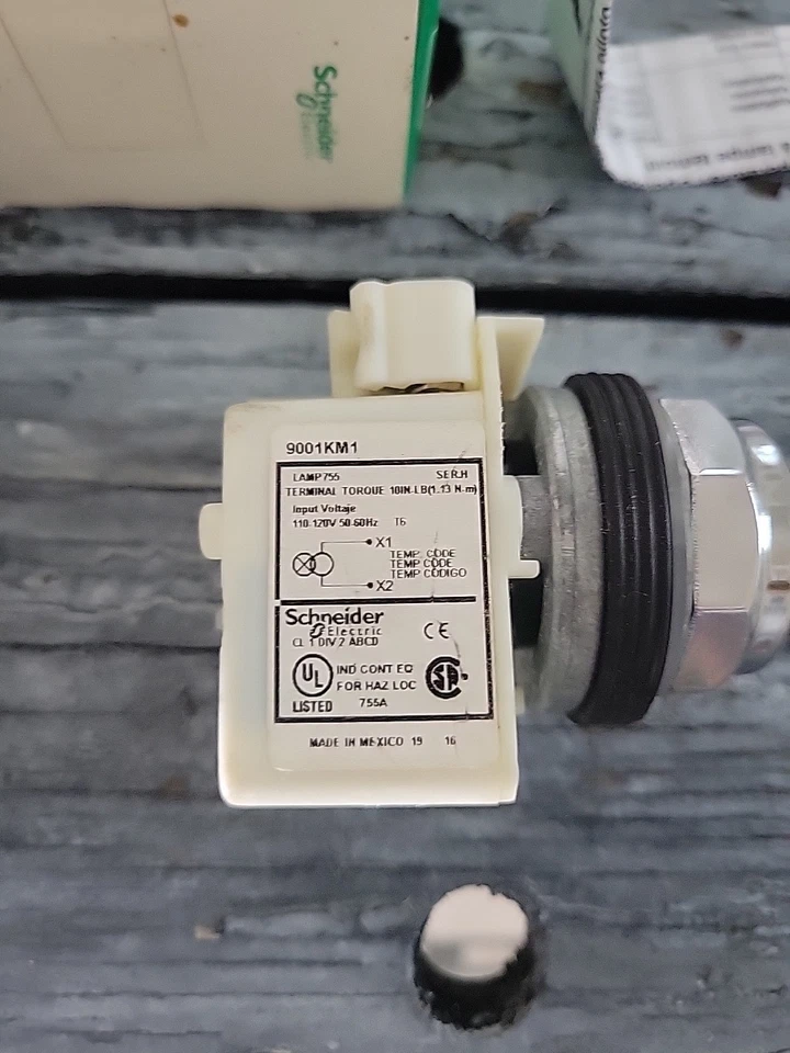 SQUARE D 9001KP1G31 Luz Piloto Verde 120V 60Hz 110V 50Hz 9001KM1 NUEVO Foto 3 de 3