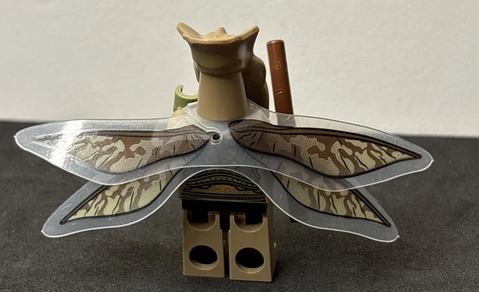 LEGO Star Wars Poggle the Lesser Minifigure - Image 3 of 4