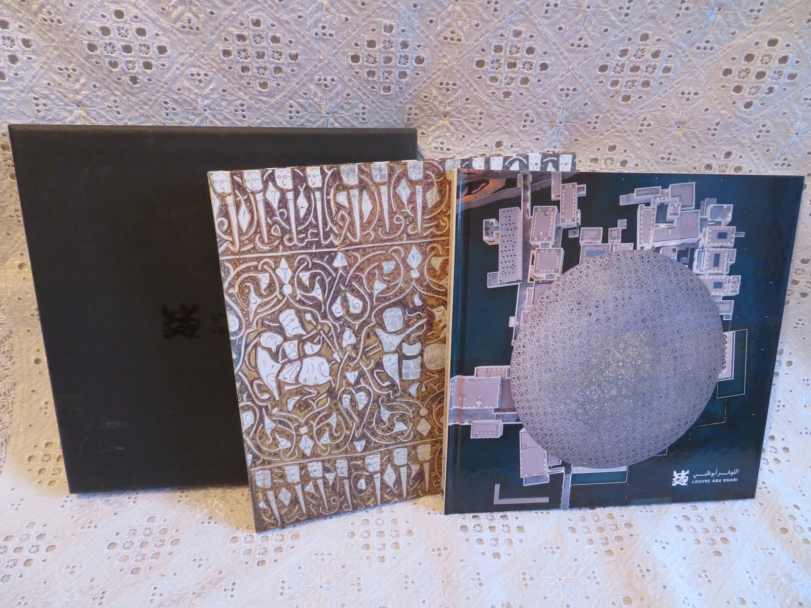Louvre Abu Dhabi Highlights & Journey Architectural Masterpiece HB 2019 2 Books