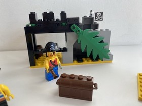 Lego 1729 Pirates I Barnacle Bay Value Pack Complete Set Vintage Minifigures