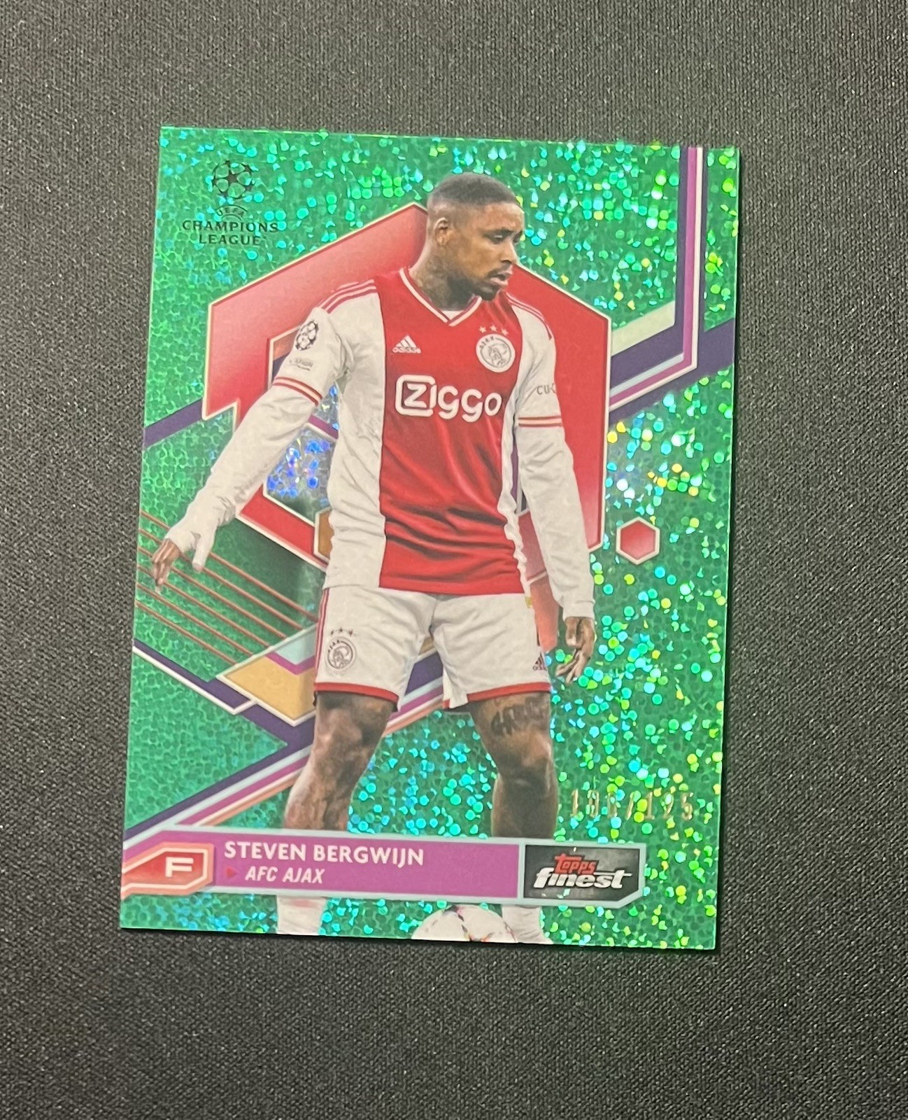 22-23 Finest UEFA Club Competitions - Steven Bergwijn Grn Speckle Refractor /125