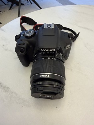 Canon EOS 2000D DSLR Kamera mit EF-S 18-55mm IS II Objektiv
