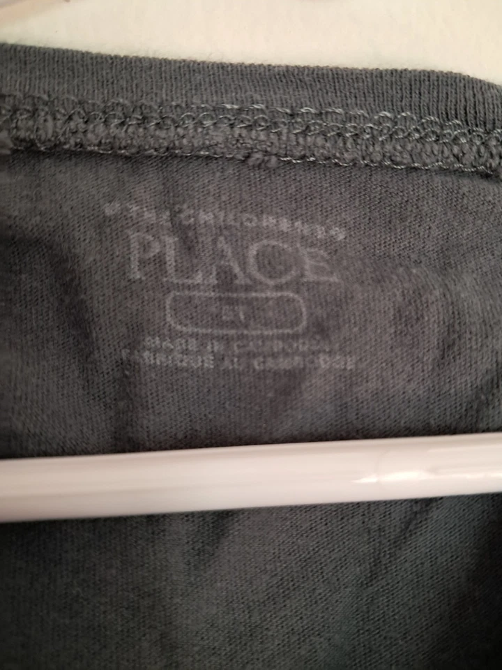 Camiseta Niñas 5t Lugar Infantil "Little Miss Sassy Pants" Gris Rosa Manga Corta Foto 2 de 3