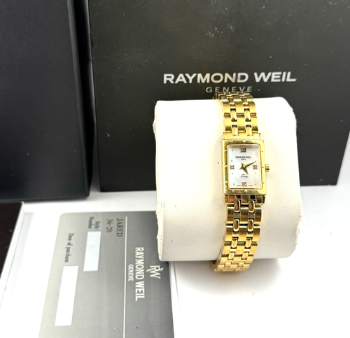 Raymond Weil  Tango Women's Watch in Excellent Condition Model 5970 - Picture 2 of 6