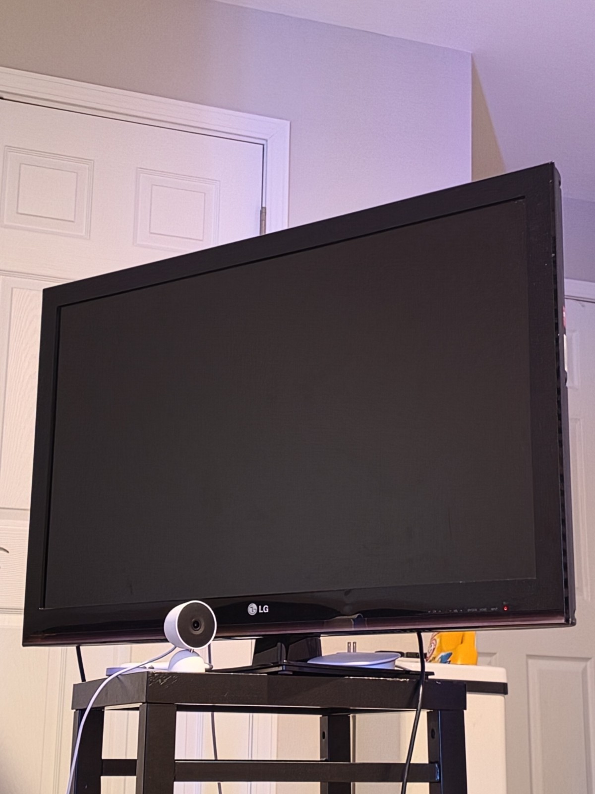 LG LCD TV from the LH20 series (circa 2009–2010)