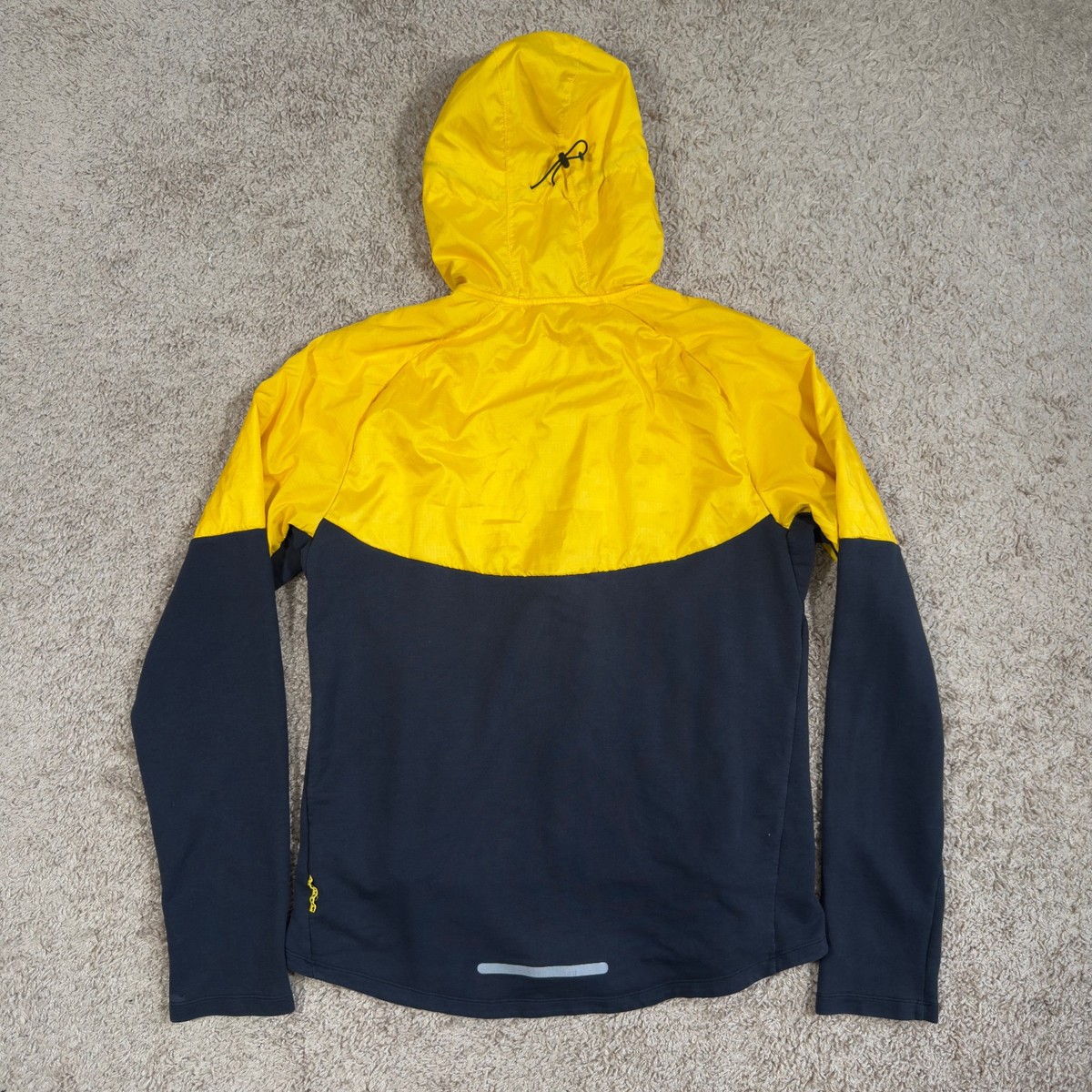 Vintage Nike Livestrong Lance Armstrong Dri-Fit Windbreaker jacket