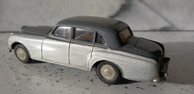 Triang Spot on 102 BENTLEY SALOON selten grau zweifarbig. Original, unverpackt