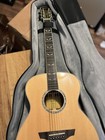 Orangewood 🍊 Brooklyn Natural solid Sitka top. With case. Mint acoustic guitar.