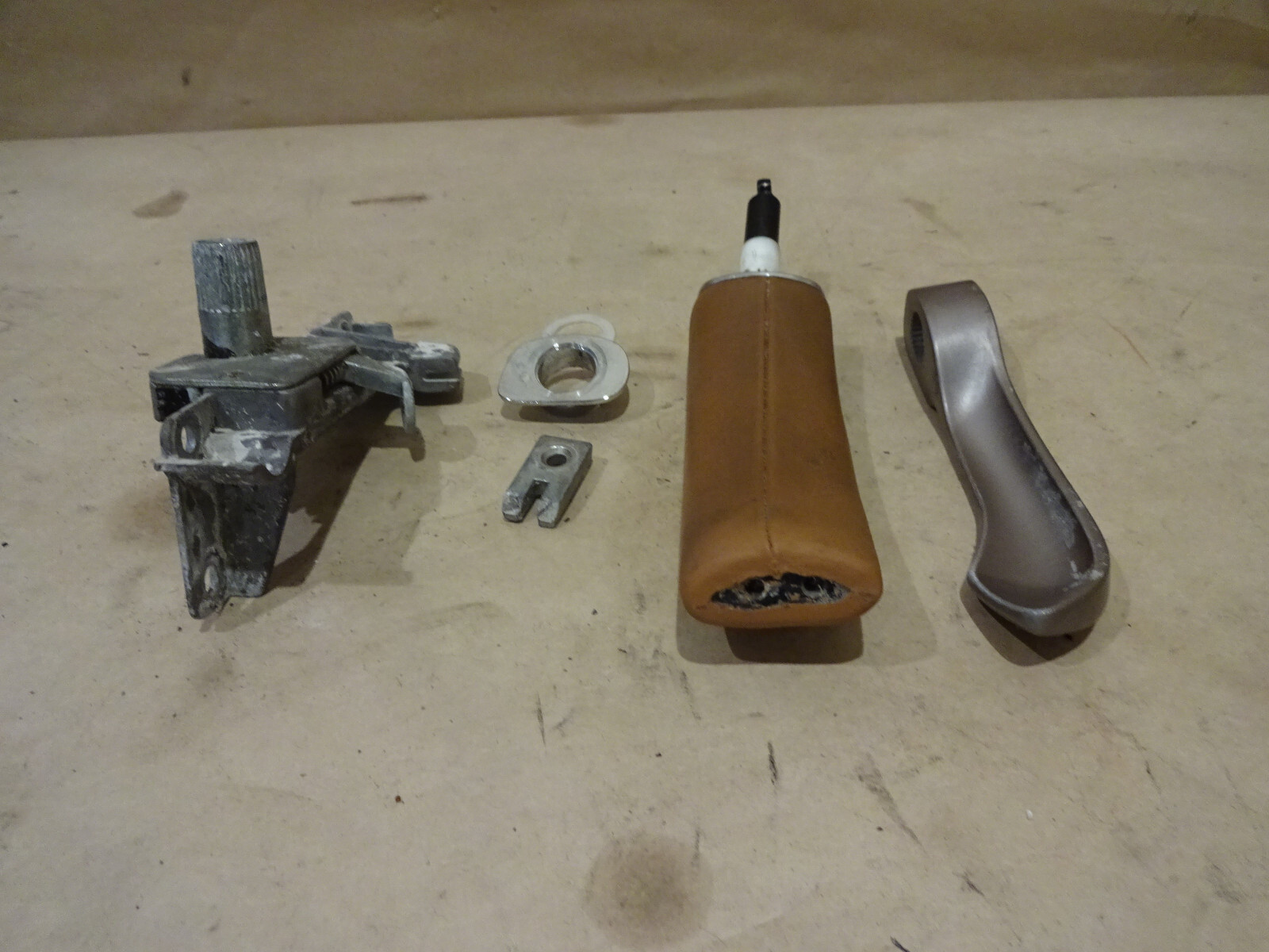 Ferrari California - LH Interior Door Handle In Parts P/N 80615300