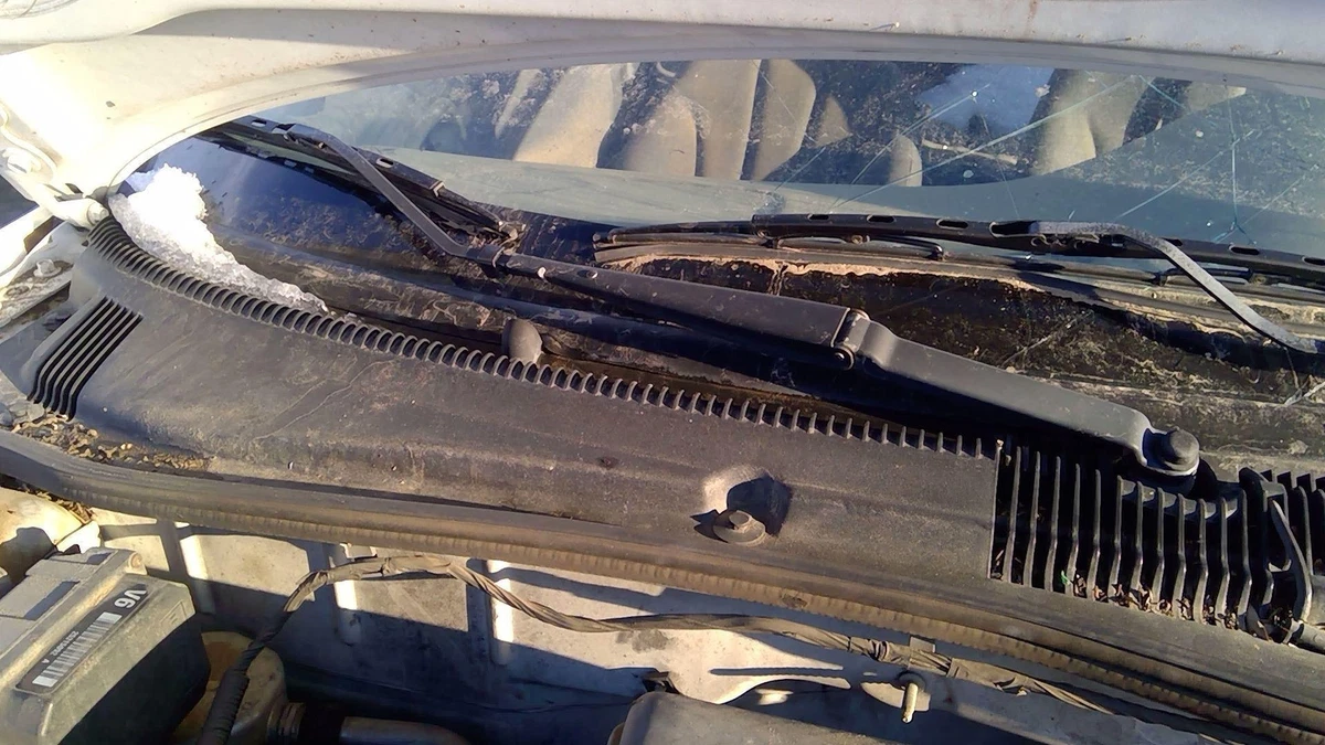 How To Replace Windshield Wiper Toyota Corolla Years 2000