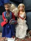 HTF Rare Vintage Royal England & English Dolls of the World Barbie W/Stands