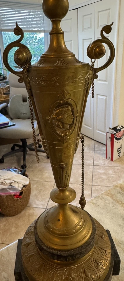 6 candelabros Imperio Francés Continental bronce dorado y mármol oscuro siglo XIX 22,5" h Foto 4 de 4