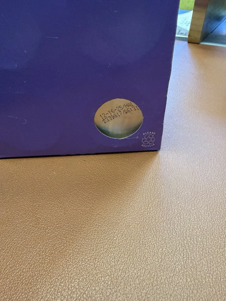 Red Bull Energy Edición Primavera Pomelo y Flor Sin Azúcar Paquete de 4 12 OZ Foto 3 de 4