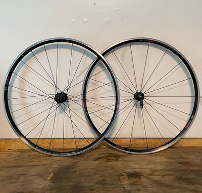 BONTRAGER RACE 700Cホイールセット Bontrager Race Wheelset 700c Rim Brake 100/130mm Q/R 11 Speed Road