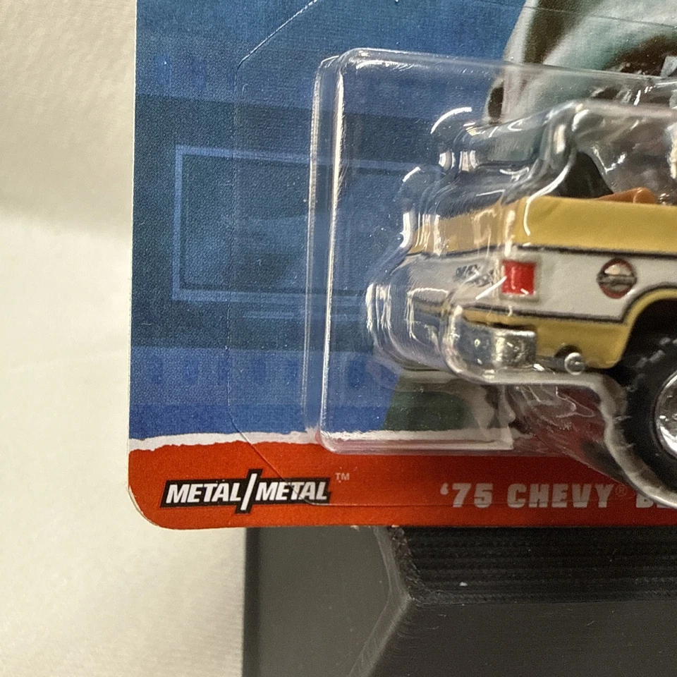 Blazer Chevy Custom Hot Wheels Premium 2023 HW Retro Entertainment "Jaws" '75 Foto 2 de 4
