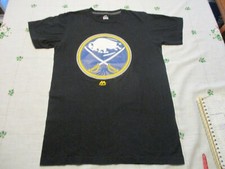BUFFALO SABRES ORIGINAL LOGO NHL HOCKEY MAJESTIC BRAND TRIPLE PEAK T-SHIRT SMALL