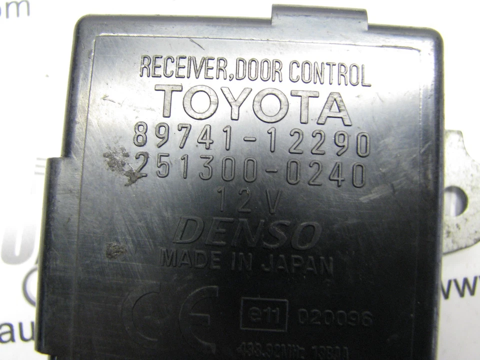 Toyota Corolla Station Wagon CHIUSURA PORTA WIRELESS 89741-12290 Usato 2003 - Immagine 4 di 4