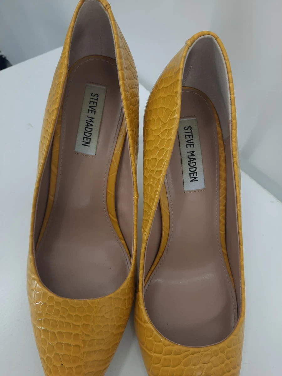 Steve madden diplo pump hotsell