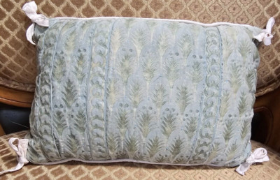 Vintage 8''x12'' decorative pillow Light green/cream textured unique collectable