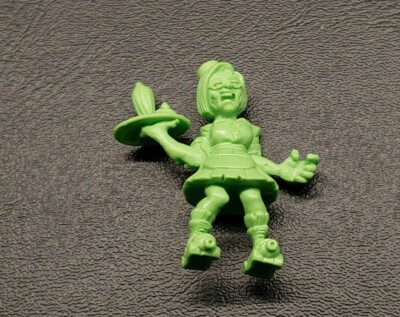 Jakks Pacific SLUG S.L.U.G. Zombies Mini Figure - Series 4 Moldy Moxie