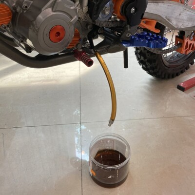Orange Oil Change Drain Tool For KTM/Husqvarna/GasGas Dirt Bikes 125-530cc (1998-2024)