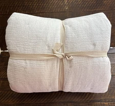 West Elm Chenille Tack Stitch Quilt  White · King/Cal. King New!