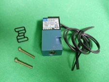 (1) 45A-L00-DAAA-1BA MAC Direct Solenoid 4-Way Poppet Valve 45A-LOO-DAAA-1BA